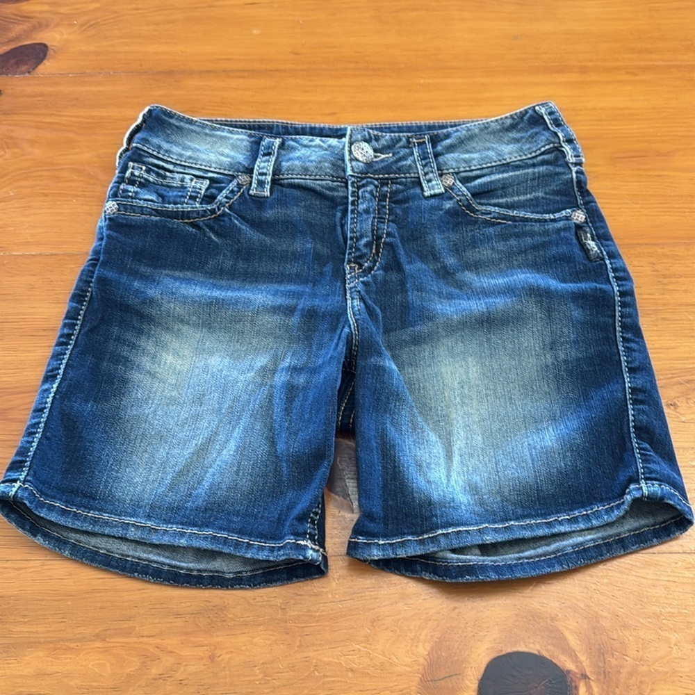 Silver Jeans Suki Mid Shorts - Picture 4 of 11